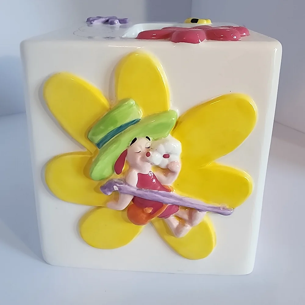 Disney Winnie the Pooh Ceramic Garden Tissue Holder